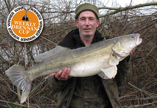 Garry Bagley Nets Huge 19lb 2oz Zander